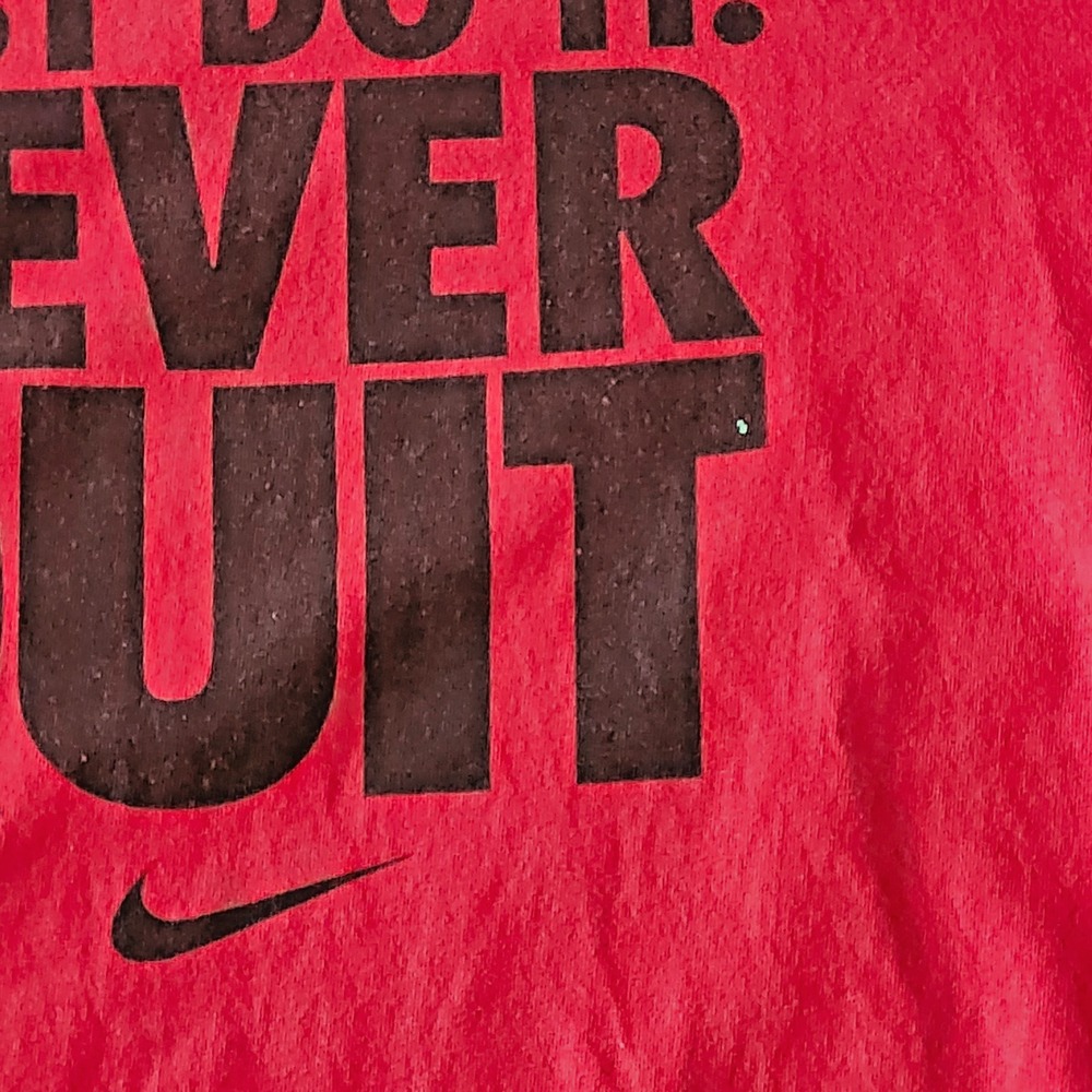 JUST DO IT RED NIKE T‎ SHIRT WITH BLACK SWOOSH Boys M REGULAR FIT NEVER QUIT - Picture 3 of 6